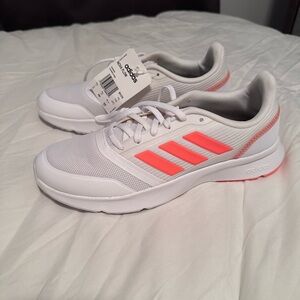 ADIDAS - Nova Flow Runners in White